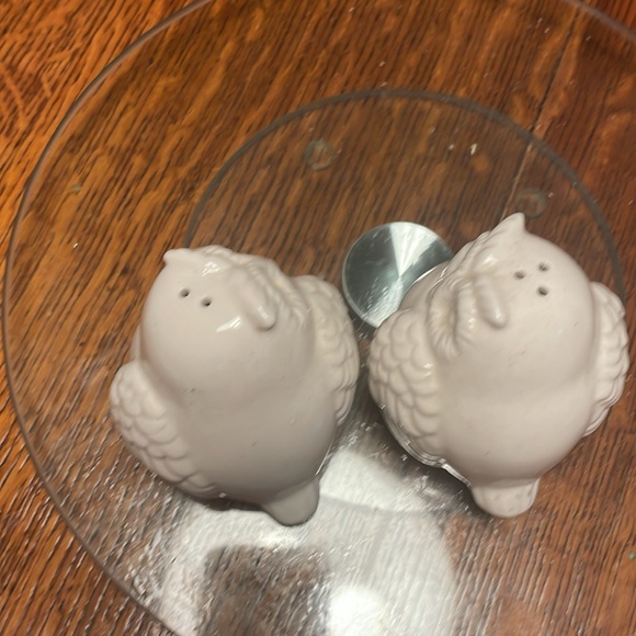 ⚡️5/$25- Vintage white 🦉owl salt & pepper set - Picture 4 of 5